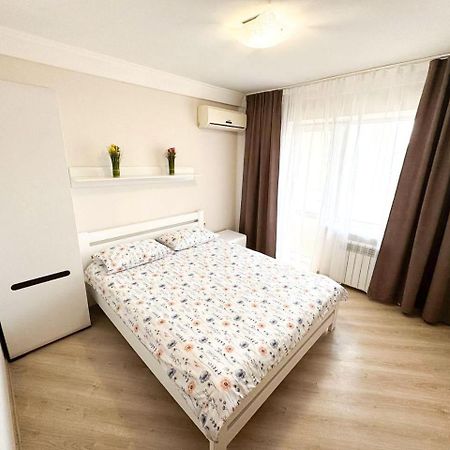 Artal Apartment On Obolonskyi Avenue 16A キエフ エクステリア 写真